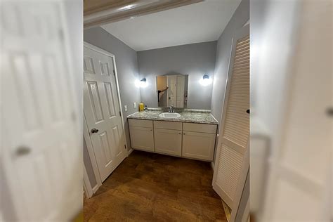 Dog & Cat Friendly Fitness Center Pool In Unit Washer & Dryer Clubhouse High-Speed Internet Controlled Access Elevator. . Weekly rooms for rent nashville tn